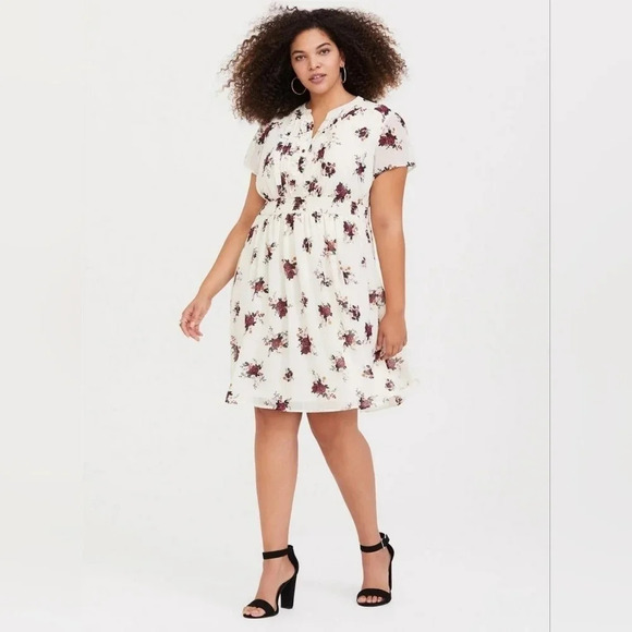 Torrid Size 2 Ivory Floral Smocked Chiffon Dress Plus 2X Summer Sun Dress - Picture 1 of 9